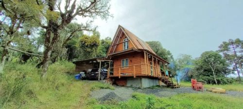 ÁREA DE 2,5 ha COM CHALÉ À VENDA EM URUBICI