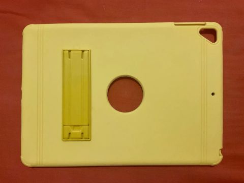 Capa Amarela Para iPad 5-6 Com Suporte