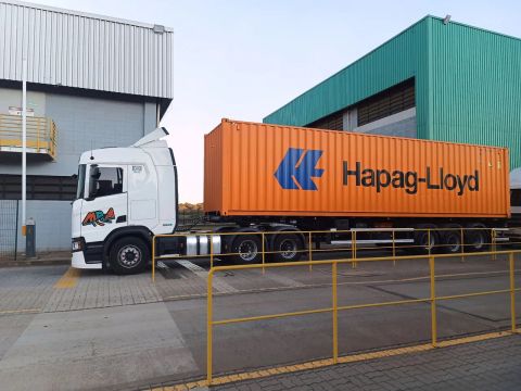 Scania R 540 6x4 completo retarder geladeira 10 pneus novos revisão na concessionária 