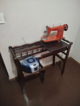 Máquina de Costura Antiga