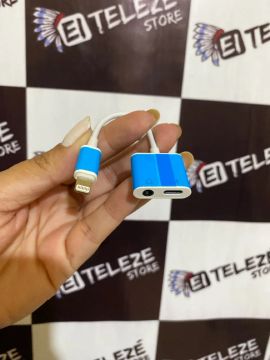 Adaptador de iPhone Lightning para carregador e fone 