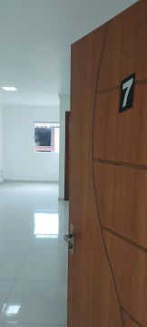 Sala comercial com sol da manhã em Santa Mônica, Vila Velha. 