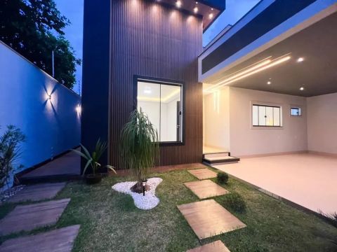 Casa  4 Suítes  /  Alto Padrão Ao lado da JK