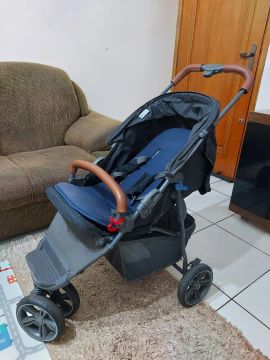 Carrinho de bebê ABC