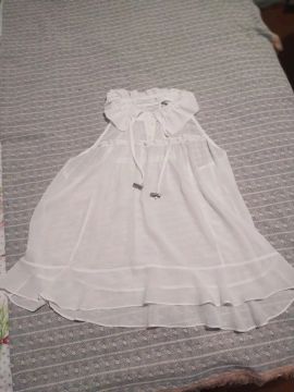 Blusa branca feminina com babado