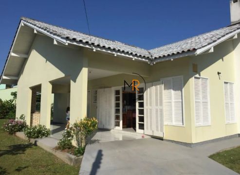 Casa para Venda em Florianópolis, Daniela, 4 dormitórios, 1 suíte, 3 banheiros, 2 vagas
