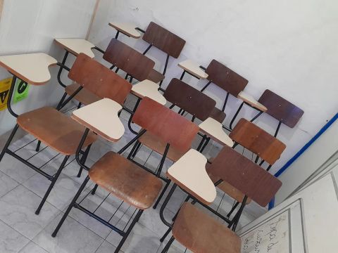 Cadeira de Fórmica Marrom 