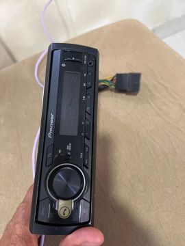 Som automotivo Pioneer com Bluetooth 
