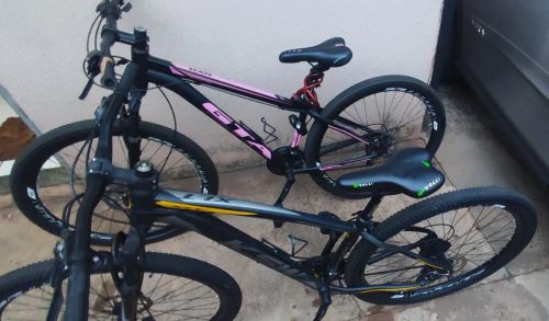 Duas bicicletas mountain bike - ótimo estado