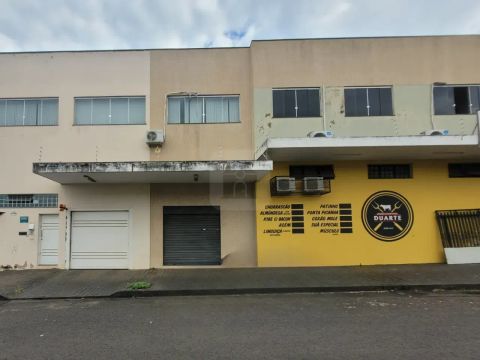 Sala comercial disponível para locação no bairro Presidente Roosevelt