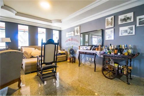 Apartamento um por andar no coração de Petropólis, em Natal -RN