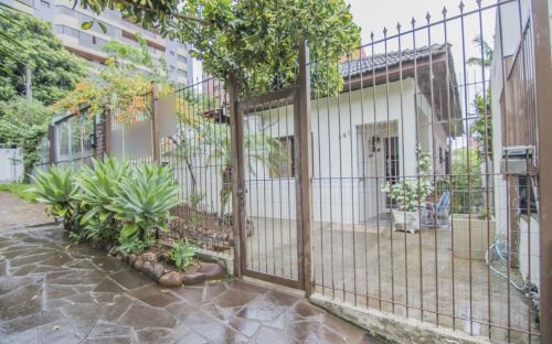 Casa residencial à venda no bairro Mont Serrat com 100 m² e 2 dormitórios/quartos.