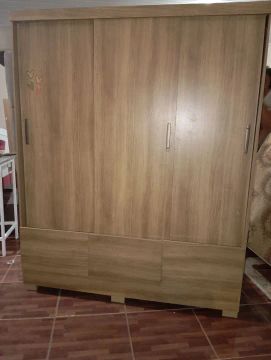 Guarda roupa porta de correr 