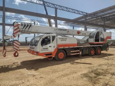 Guindaste Zoomlion 32t - QY 30 V - 2008