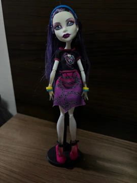 Boneca Monster High Spectra Vondergeist Líder de Torcida Mattel Doll