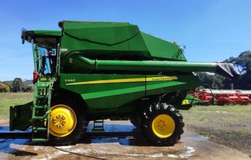 Colheitadeira John Deere - JD S440. Fabricação 2018