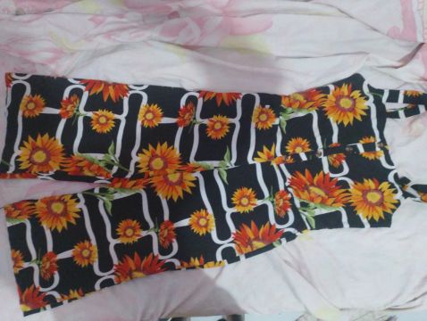Macacão Feminino com Estampa de Girassol