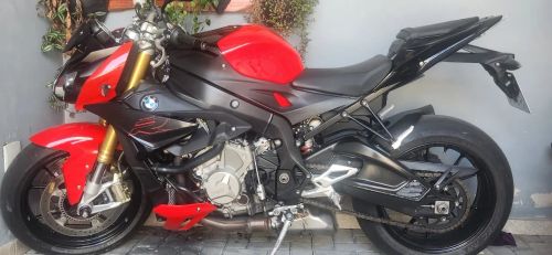 BMW s1000r