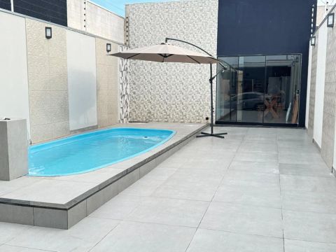 Casa com piscina para alugar em Porto Rico