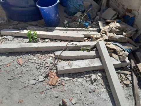 Vigas de concreto para fundação8 vigas 1 de 3m outros de 120 outras de 150tudo por 220