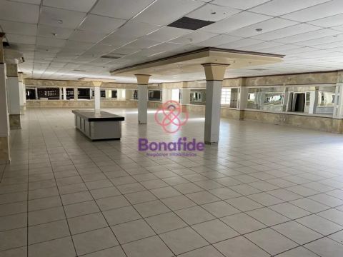 SALÃO COMERCIAL PARA LOCAÇÃO, LOCALIZADO NO BAIRRO CAXAMBU, EM JUNDIAÍ.
