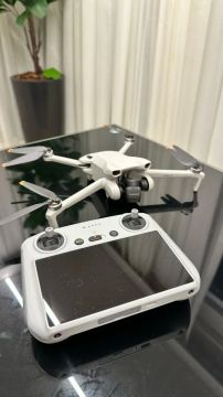 Drone DJI mini 3 - Controle com Tela + Bateria extra