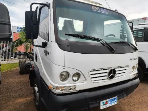 Accelo 915 C no chassi ou carroceria