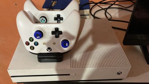 Vende se XBox One