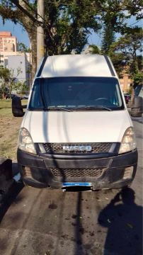 Iveco furgão 2013/2013 baú espaçoso motor top