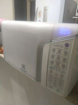 Micro-ondas Electrolux - 31 litros 200 reais 
