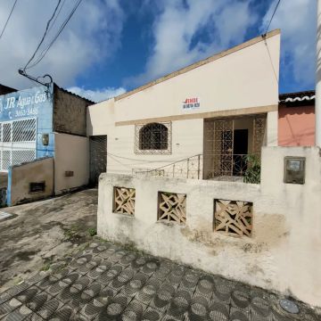 Casa,com 3 quartos, 01 suite no Bairro das Quintas - Natal - RN