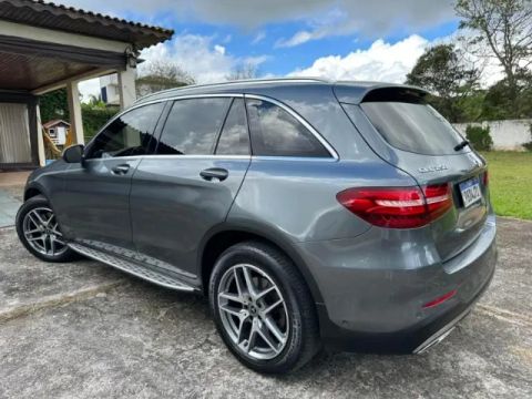 excelente carro, rodado sempre em pista, muito pouco na cidade 