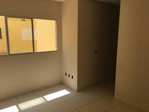 Apartamento no Miracema 2,segundo andar. Com 2 quartos,sala,cozinha e 1 banheiro.