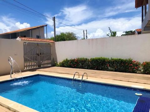 Casa excelente,ampla e confortável. Localizada na belíssima praia de ilha da crôa