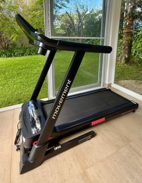 Esteira Movement Treadmill R5i semi-nova