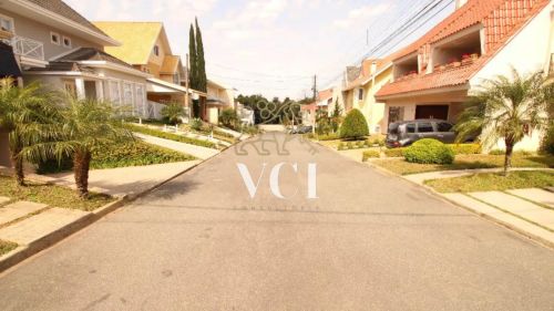 Imóvel para aluguel e venda possui 410 metros quadrados com 4 quartos