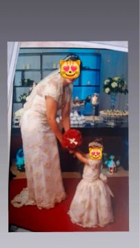 Vestido de noiva e daminha à negociar 