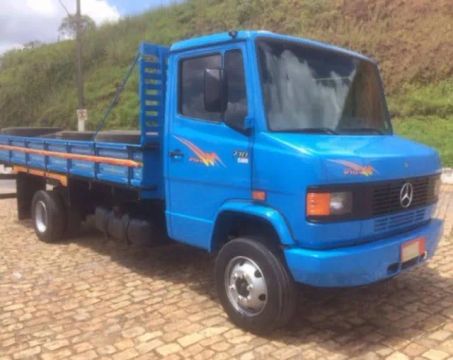 Mercedes-Benz 710 2011 Carroceria