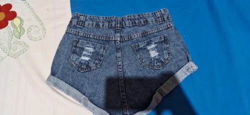 Short Jeans Destroyed - Tamanho 40