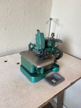 Máquina de Costura Overlock 