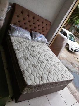 Cama casal com cabeceira 