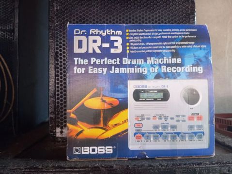 Máquina de Ritmo BOSS DR-3 - Perfeita para Jamming ou Gravação