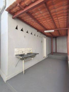 Casa Independente No Bairro De Lourdes