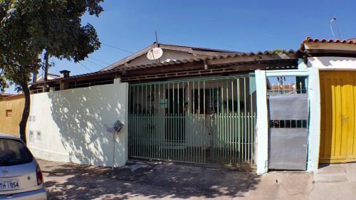 Casa para venda em bairro tranquilo