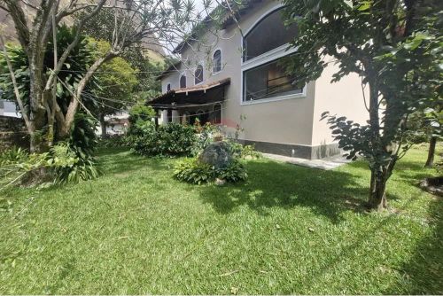 Casa à Venda Vale dos Esquilos - Petrópolis RJ