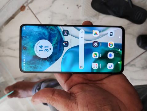 Celular g52