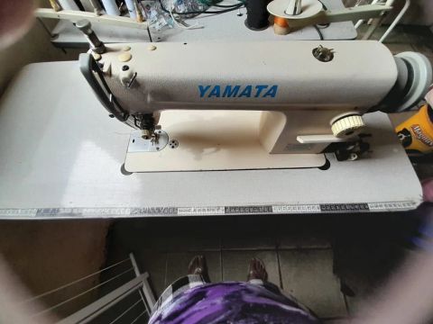 Máquina de Costura Industrial Yamata