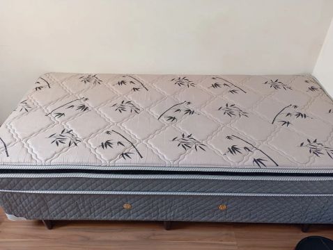 Cama de solteiro 