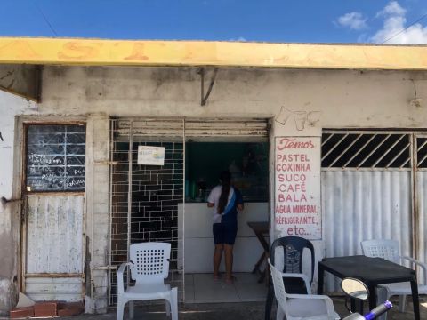Vendo casa em frente à maternidade !! 17 de março 