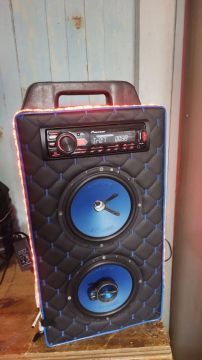 Caixa de Som Pioneer com LED